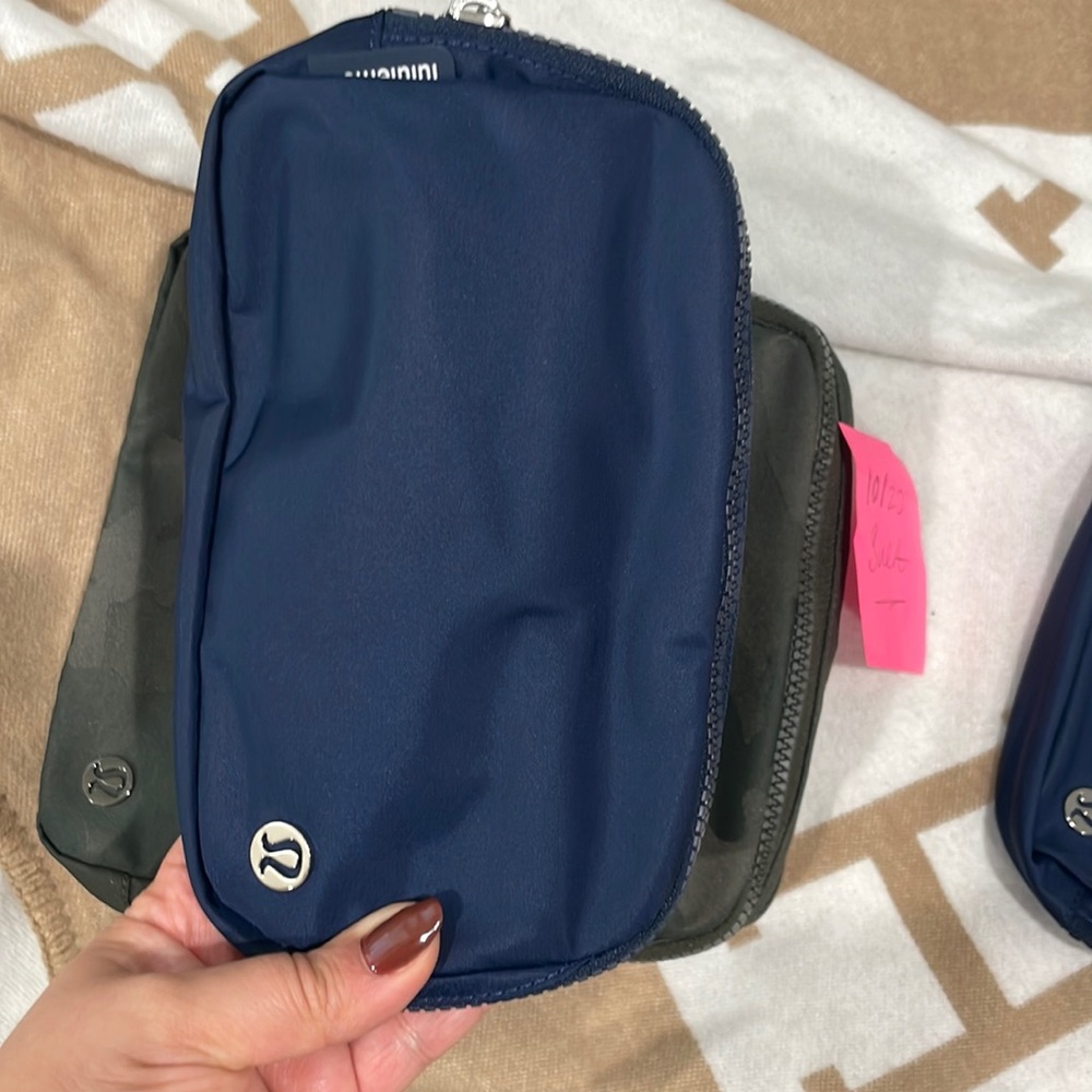 Navy lulu belt bag